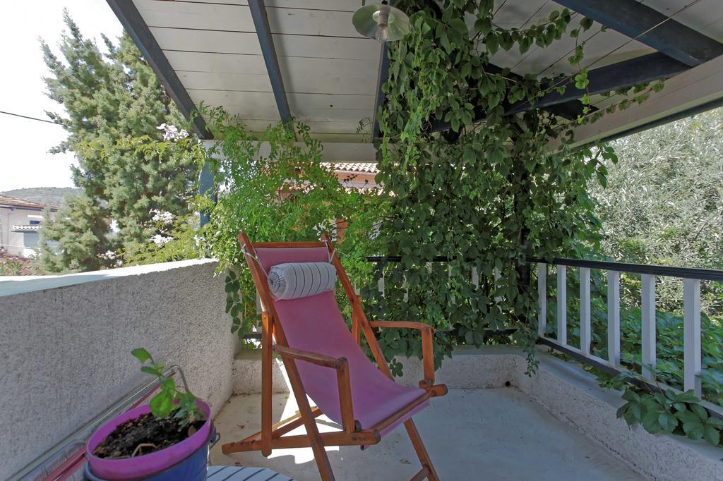 To Spitaki Apartments Galaxídhion 外观 照片
